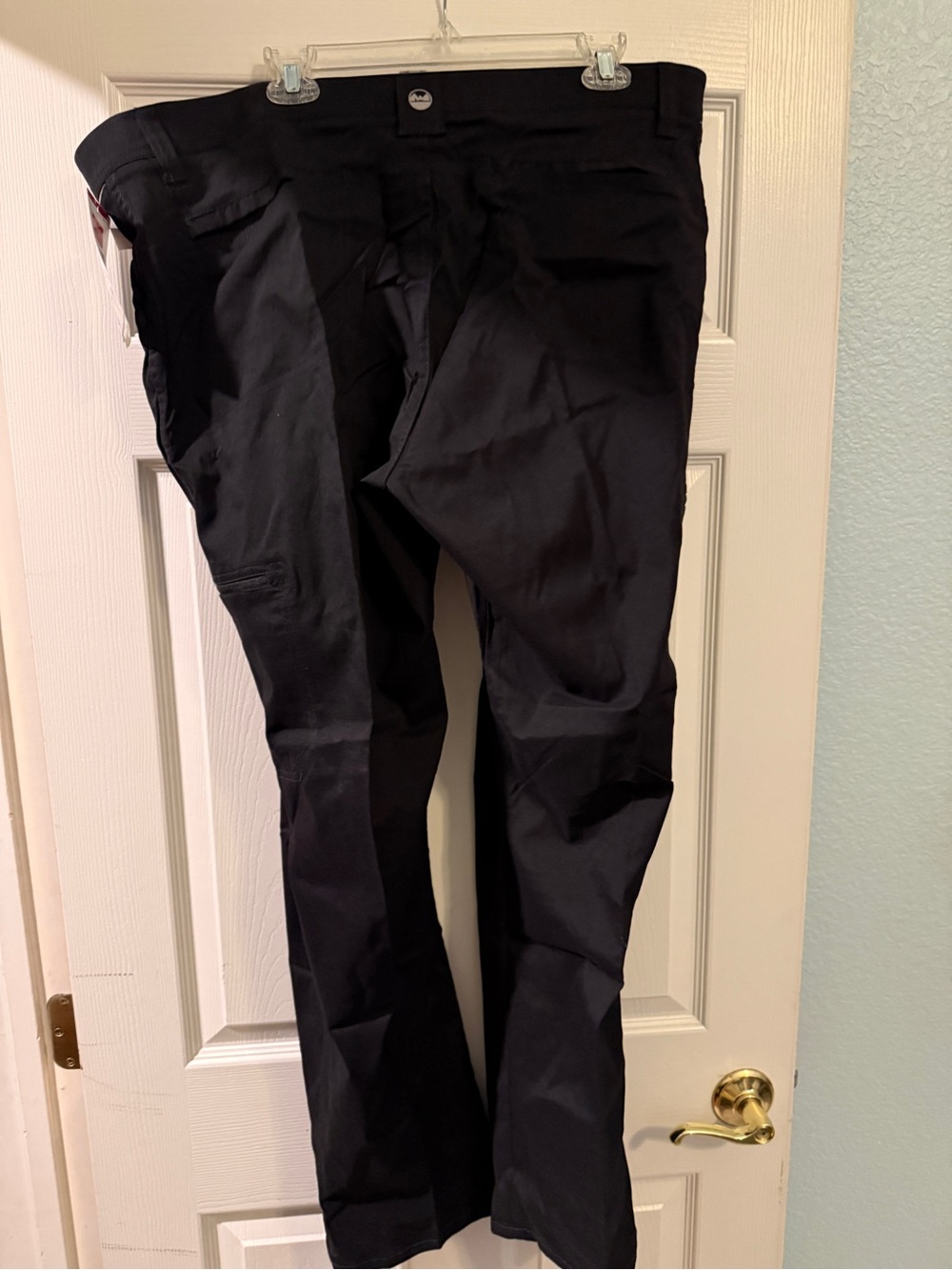 NWT Wrangler Performance Zip Cargo Pants 42x30 Black Straight Fit UPF 50 - Picture 6 of 7